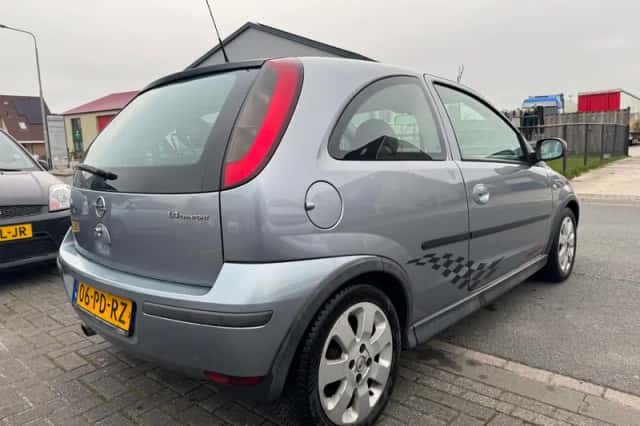 Opel Corsa (2004) thumbnail 6