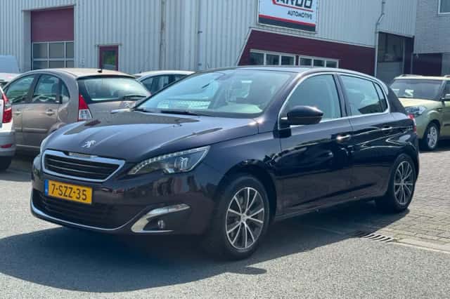 Peugeot 308 (2014) thumbnail 3