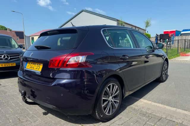Peugeot 308 (2014) thumbnail 6