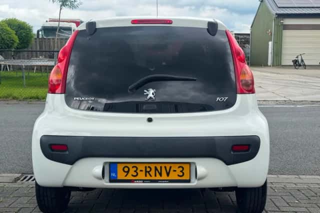 Peugeot 107 (2011) thumbnail 5