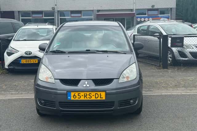 Mitsubishi Colt (2005) thumbnail 2