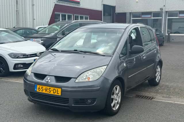 Mitsubishi Colt (2005) thumbnail 3
