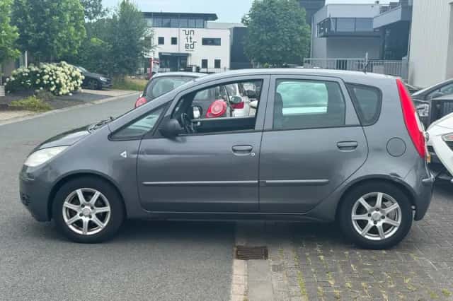 Mitsubishi Colt (2005) thumbnail 4