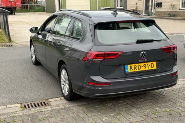 Volkswagen Golf (2022) thumbnail 5