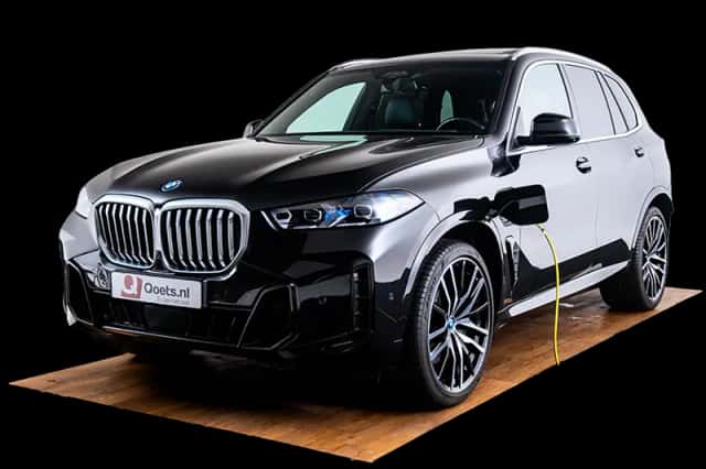 BMW X5 (2023) thumbnail 1