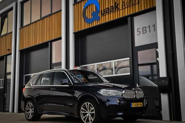 BMW X5 (2015) thumbnail 2