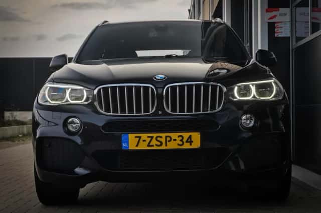 BMW X5 (2015) thumbnail 4
