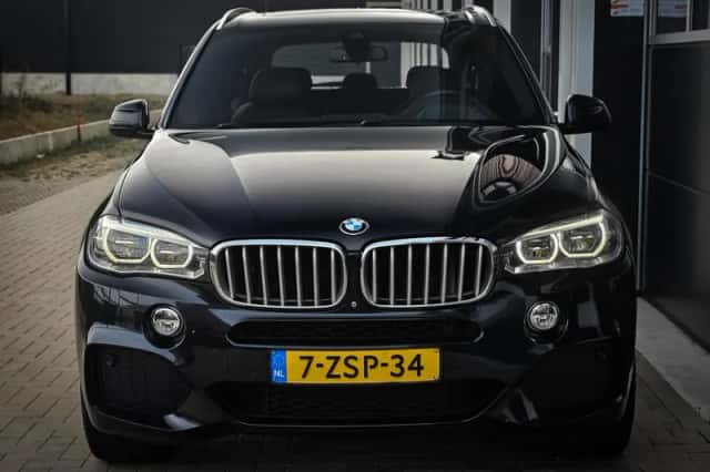 BMW X5 (2015) thumbnail 5