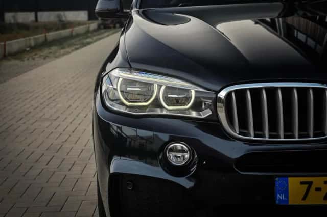BMW X5 (2015) thumbnail 6