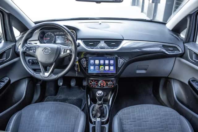 Opel Corsa (2015) thumbnail 2