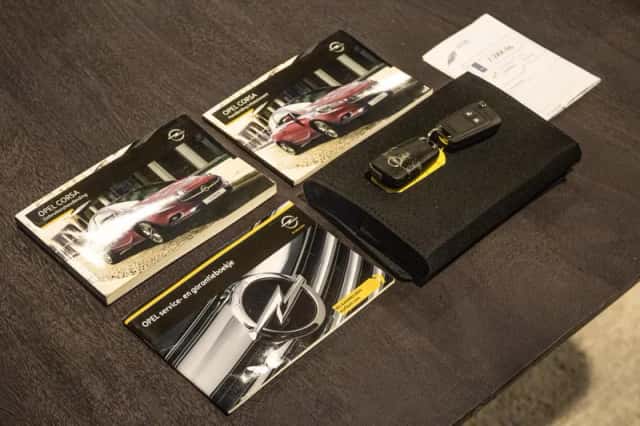 Opel Corsa (2015) thumbnail 3