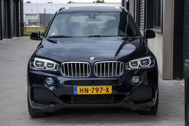 BMW X5 (2015) thumbnail 6