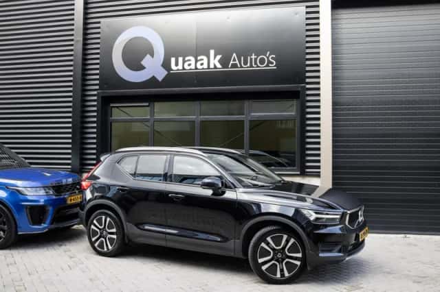 Volvo XC40 (2020) thumbnail 3