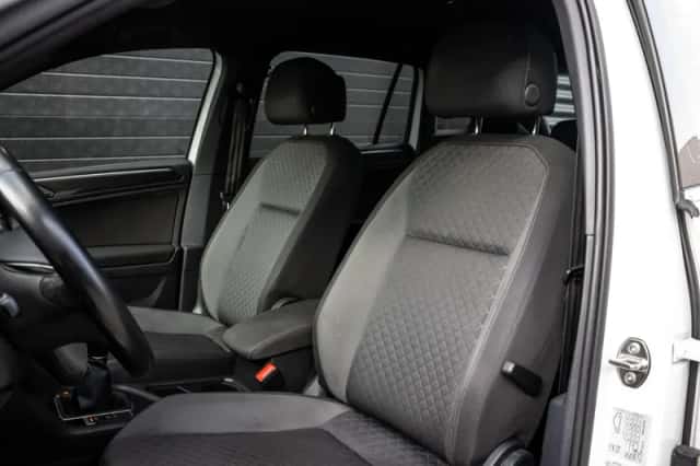 Volkswagen Tiguan (2018) thumbnail 2