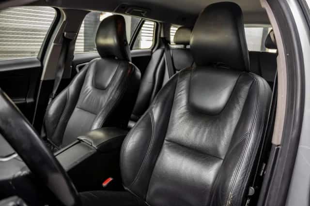 Volvo V60 (2011) thumbnail 2