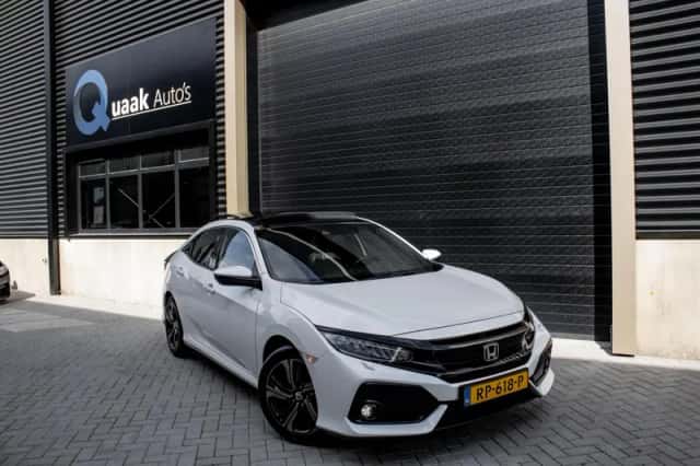 Honda Civic (2018) thumbnail 3