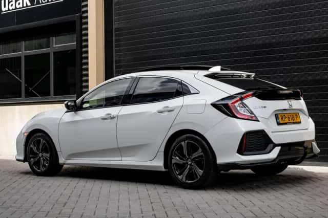 Honda Civic (2018) thumbnail 4