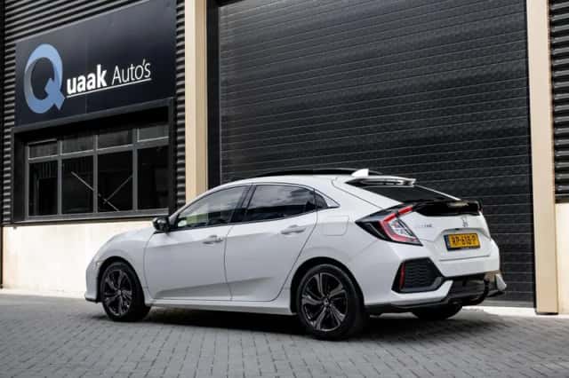 Honda Civic (2018) thumbnail 5