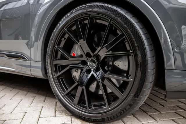 Audi RSQ7 (2021) thumbnail 3