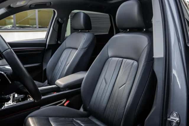 Audi e-tron (2019) thumbnail 3