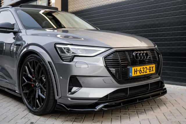 Audi e-tron (2019) thumbnail 5