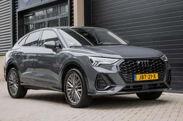 Audi Q3 (2021) thumbnail 5