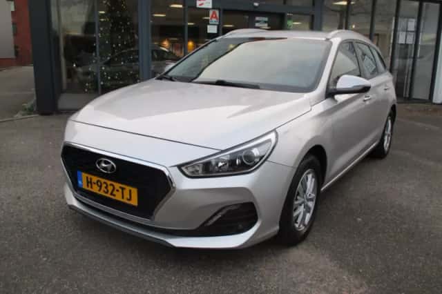 Hyundai i30 (2020) thumbnail 2