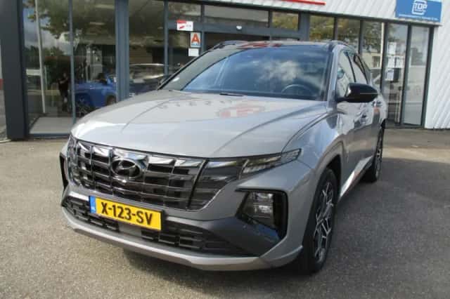 Hyundai Tucson (2022) thumbnail 2