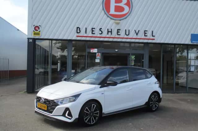 Hyundai i20 (2023) thumbnail 3