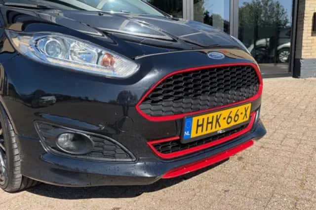 Ford Fiesta (2016) thumbnail 3