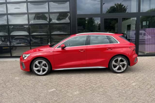 Audi A3 (2022) thumbnail 3