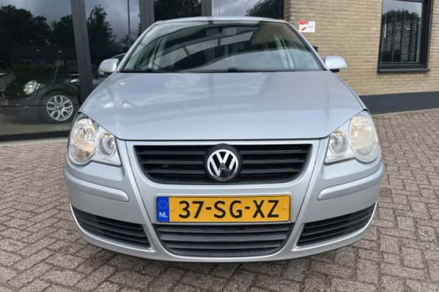 Volkswagen Polo (2006) thumbnail 5