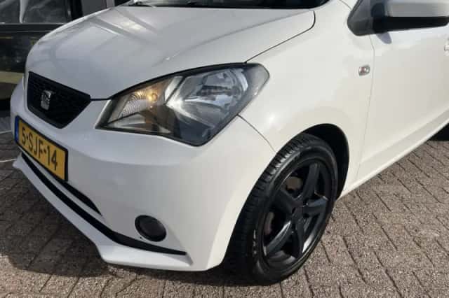 SEAT Mii (2013) thumbnail 3