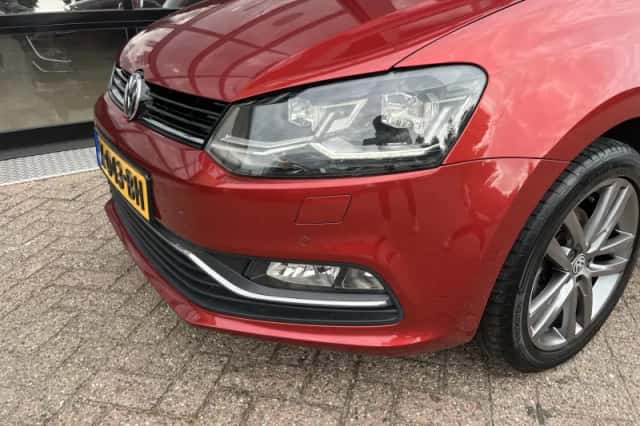 Volkswagen Polo (2015) thumbnail 3