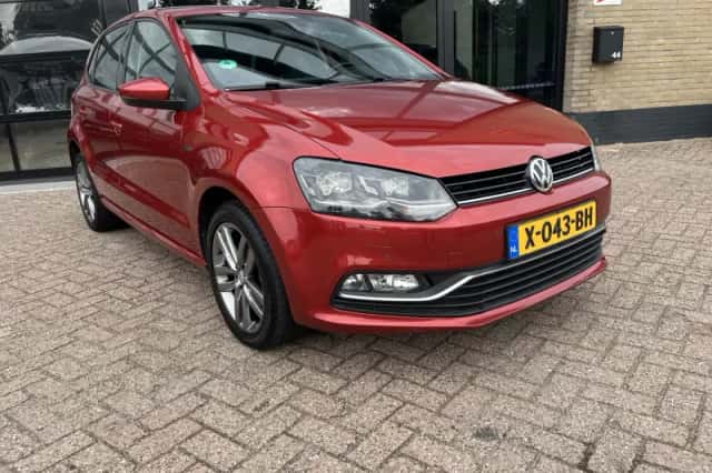 Volkswagen Polo (2015) thumbnail 6
