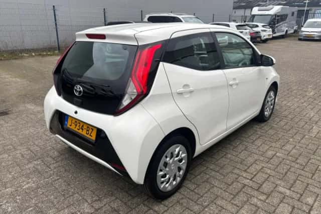 Toyota Aygo (2020) thumbnail 5