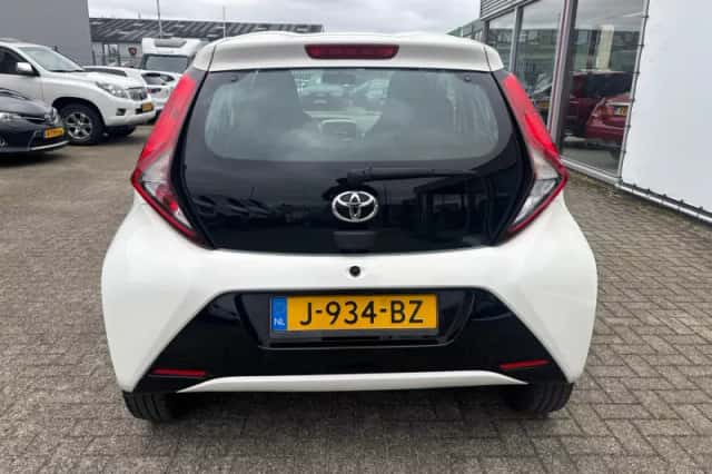 Toyota Aygo (2020) thumbnail 6
