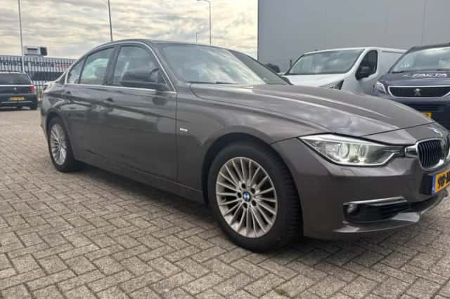 BMW 3-Serie (2012) thumbnail 3