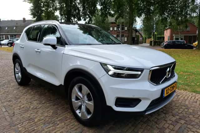 Volvo XC40 (2019) thumbnail 2