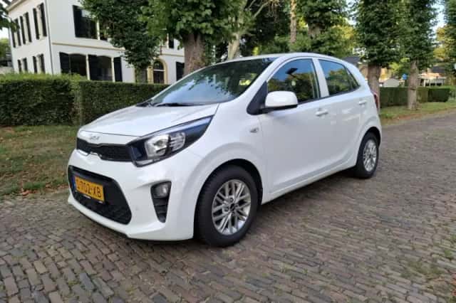 Kia Picanto (2023) thumbnail 1