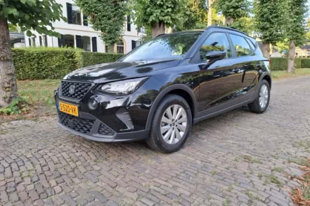 SEAT Arona (2023) thumbnail 1