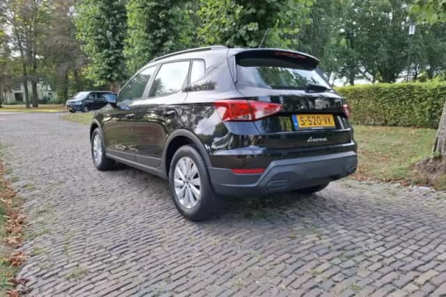 SEAT Arona (2023) thumbnail 4
