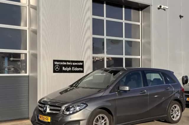 Mercedes-Benz B-Klasse (2016) thumbnail 1