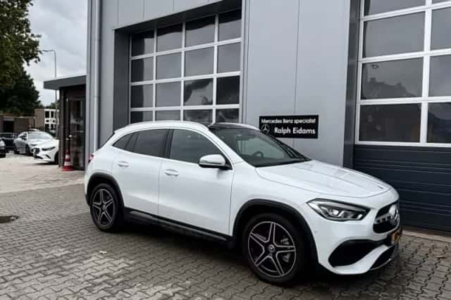 Mercedes-Benz GLA-Klasse (2020) thumbnail 2