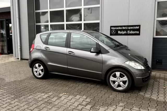 Mercedes-Benz A-Klasse (2009) thumbnail 2