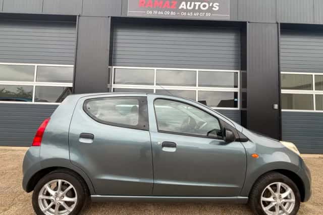 Suzuki Alto (2010) thumbnail 2