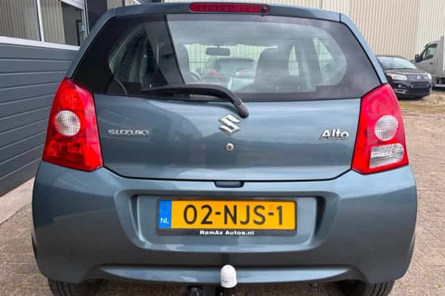 Suzuki Alto (2010) thumbnail 4