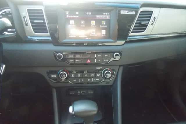 Kia Niro (2019) thumbnail 2