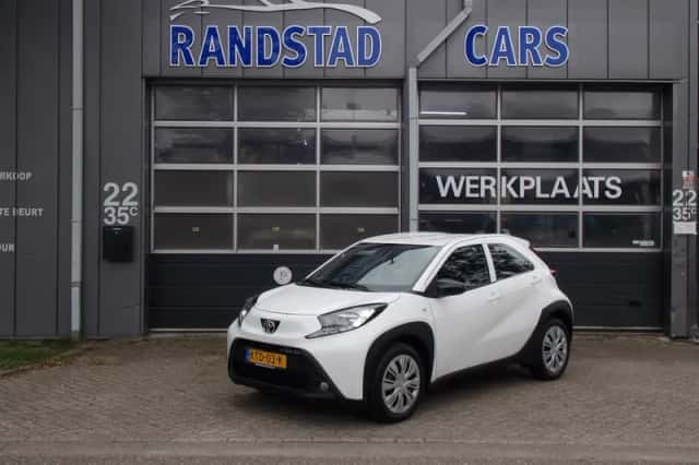 Toyota Aygo X (2025) thumbnail 1