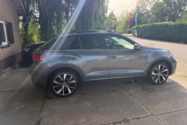 Volkswagen T-Roc (2022) thumbnail 5